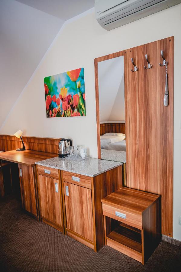 Hotel Nad Morzem- Art-Pension Swierzno Luaran gambar